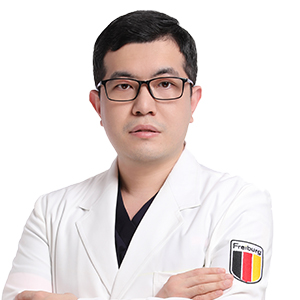 茀莱堡口腔杨冰医生