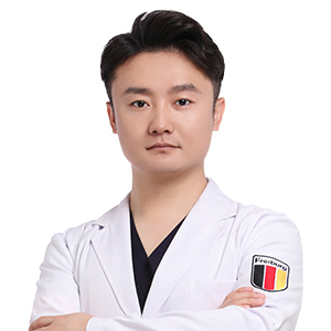 茀莱堡口腔何沅恒医生