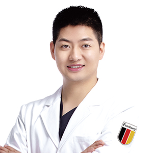 茀莱堡口腔朱馨岩医生